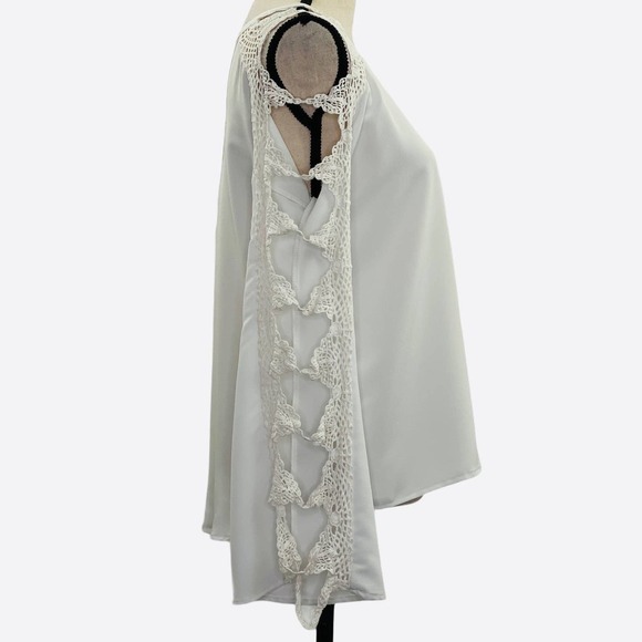 LE Lis White Crochet Lace Cut-Out Blouse Small - Picture 5 of 12
